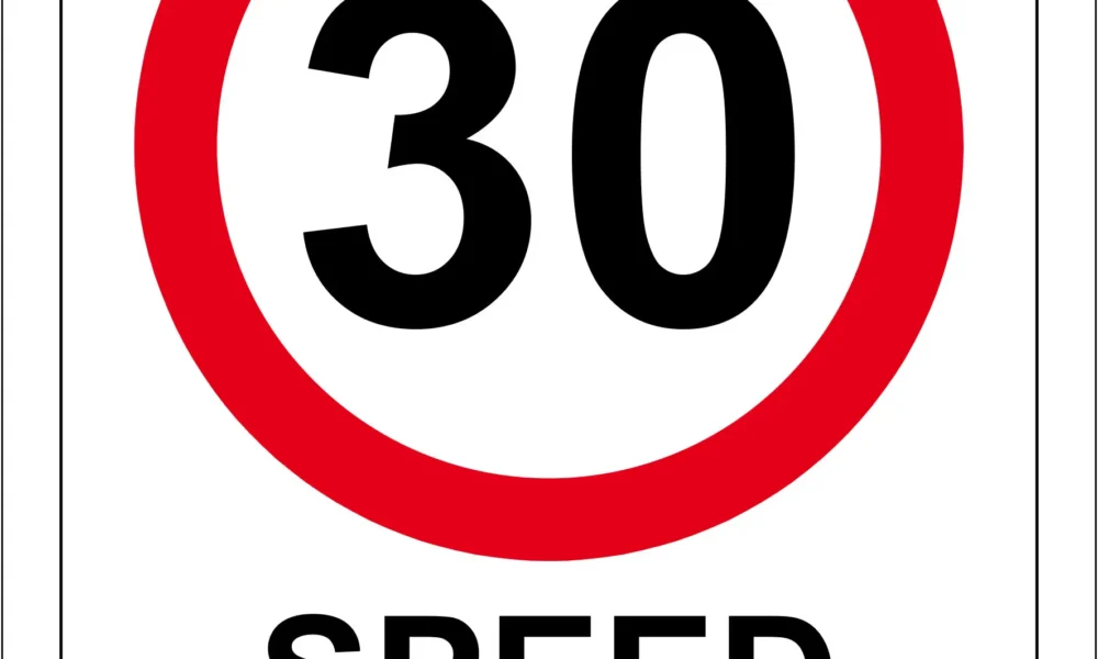 Workplace Safety Signs - Emmjay - Maximum Speed Limit of 30 Sign